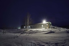 Stillgelegter Zugwagen als Übernachtung im nördlichen Uralgebirge