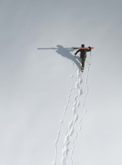 Felix Wiemers Aufstieg mit Skiern