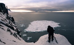 Kameramann in Spitzbergen