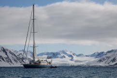 Segelboot in Spitzbergen